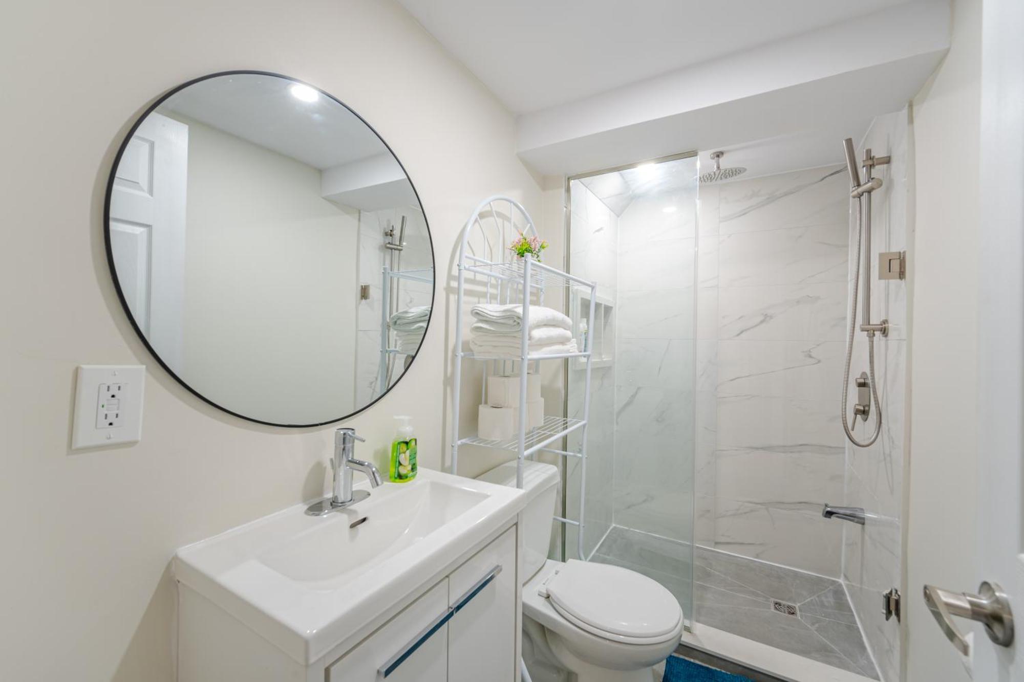 Private Basement Bedrooms In Oakville Dış mekan fotoğraf